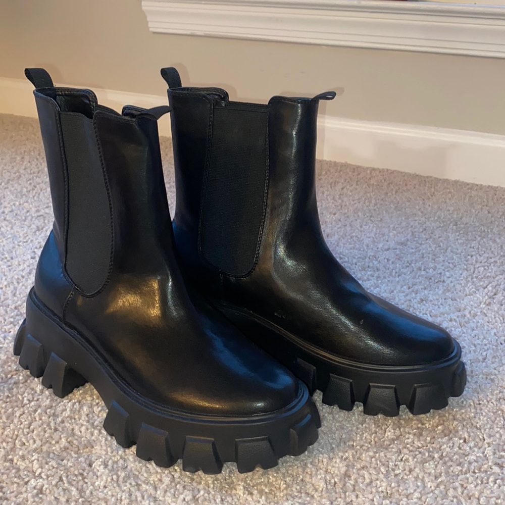 Princess Polly black booties never worn!